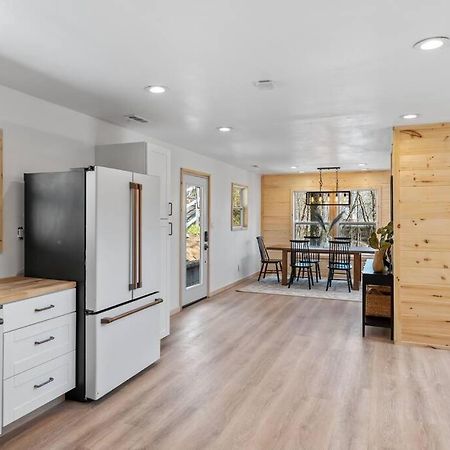 New! Modern Cabin With Two Decks, Bar & Game Room! Gatlinburg Dış mekan fotoğraf