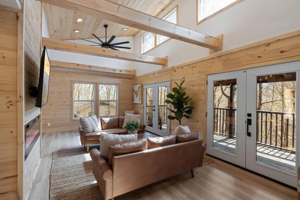 New! Modern Cabin With Two Decks, Bar & Game Room! Gatlinburg Dış mekan fotoğraf