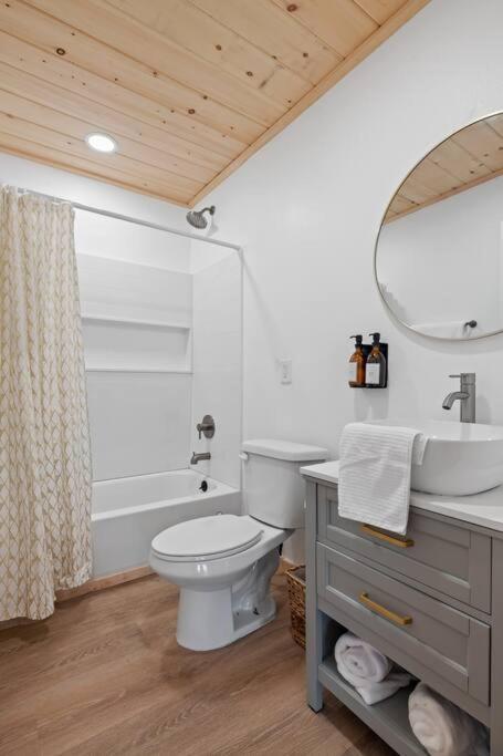 New! Modern Cabin With Two Decks, Bar & Game Room! Gatlinburg Dış mekan fotoğraf