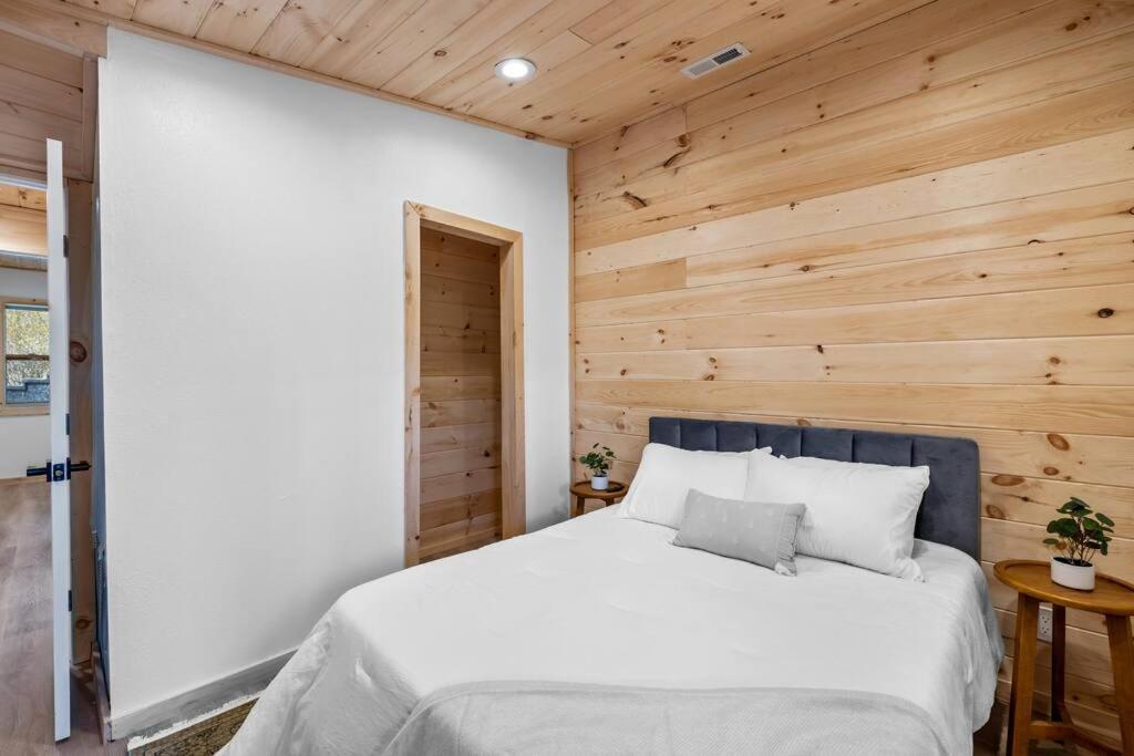 New! Modern Cabin With Two Decks, Bar & Game Room! Gatlinburg Dış mekan fotoğraf